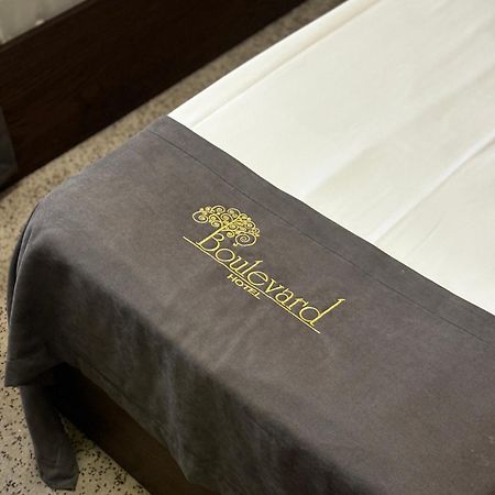 Boulevard Hotel 예레반 외부 사진