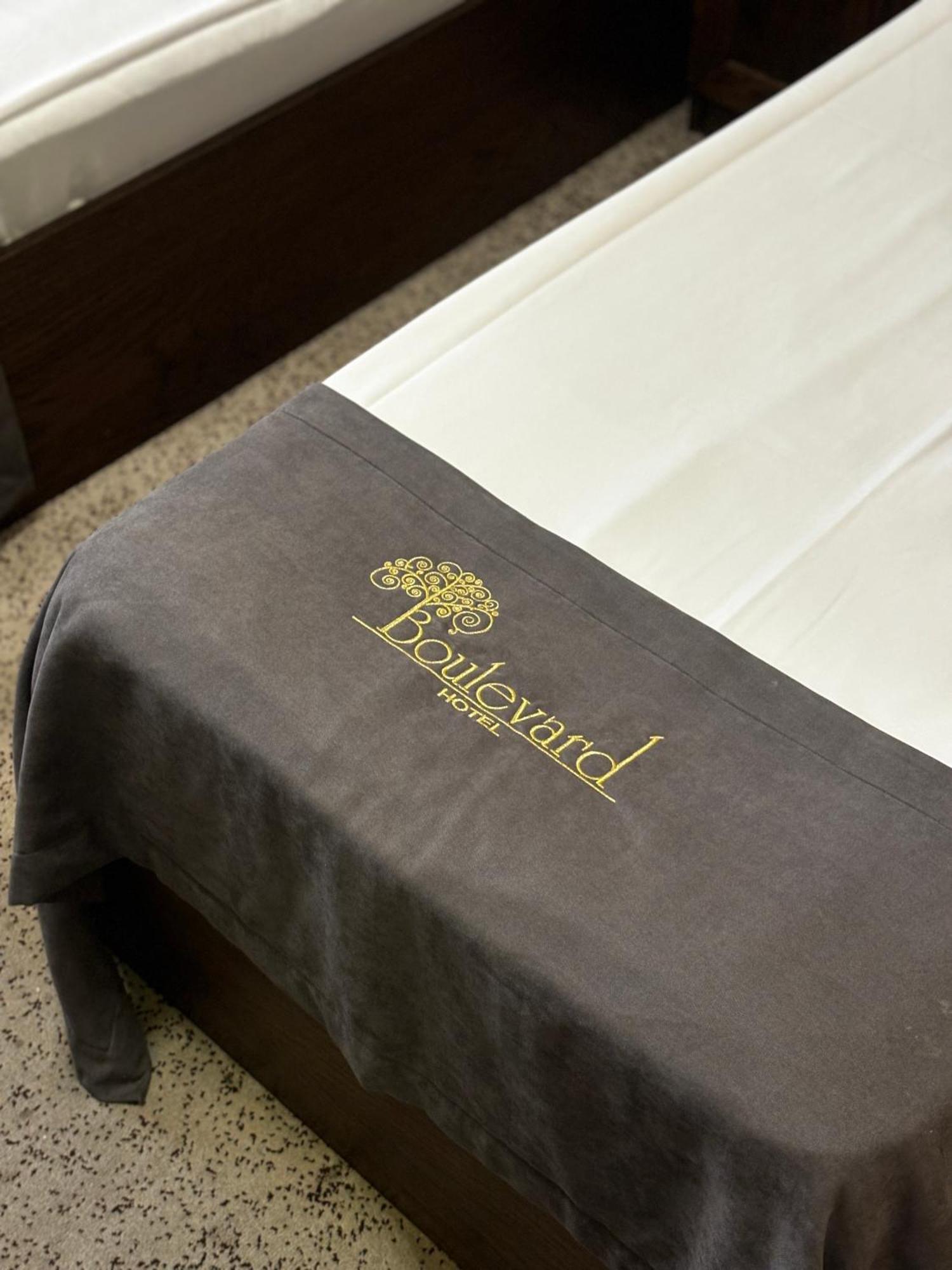 Boulevard Hotel 예레반 외부 사진